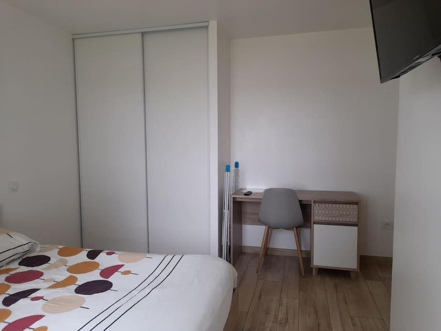 Appt T2 Confortable ลารอช-ซูร์-ยง ภายนอก รูปภาพ